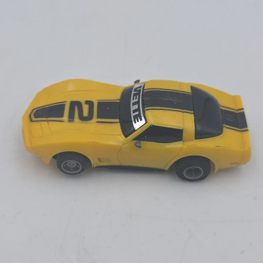 Vintage TYCO '79 Chevy Corvette Yellow/Black #2 HO Slot Car